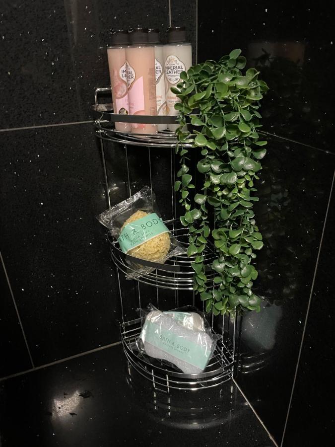 Luxurious 2 Bed Apartment In Heart Of Burnley With Private Parking Ngoại thất bức ảnh
