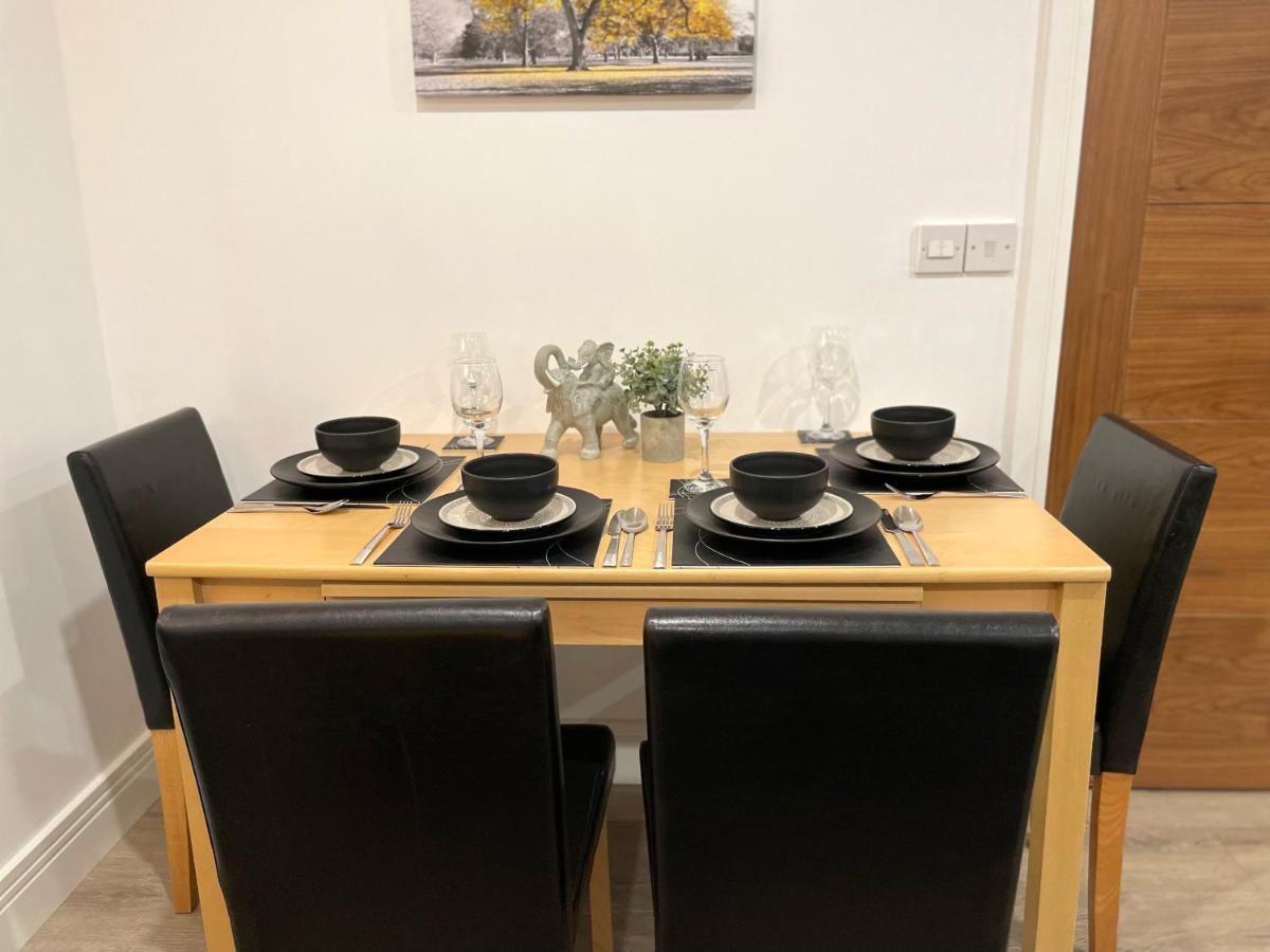 Luxurious 2 Bed Apartment In Heart Of Burnley With Private Parking Ngoại thất bức ảnh