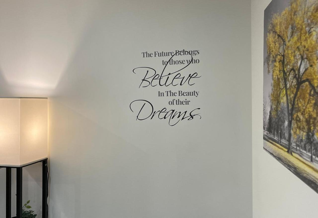 Luxurious 2 Bed Apartment In Heart Of Burnley With Private Parking Ngoại thất bức ảnh